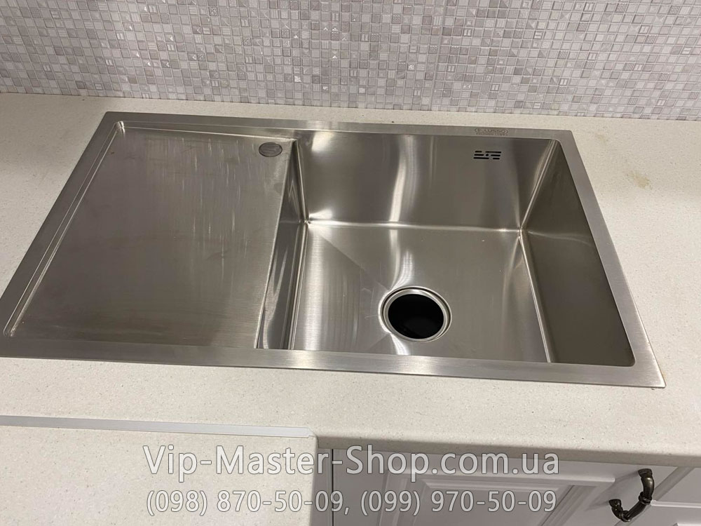 Фото Врезная мойка из нержавеющей стали