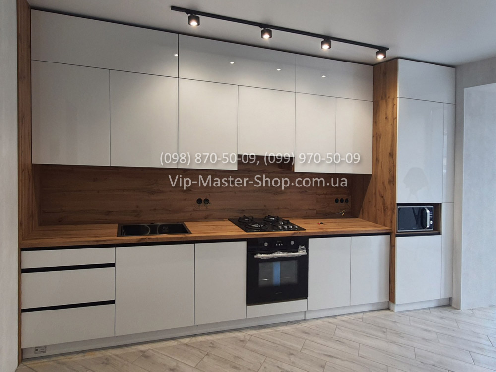 Кухня на замовлення з акриловими фасадами