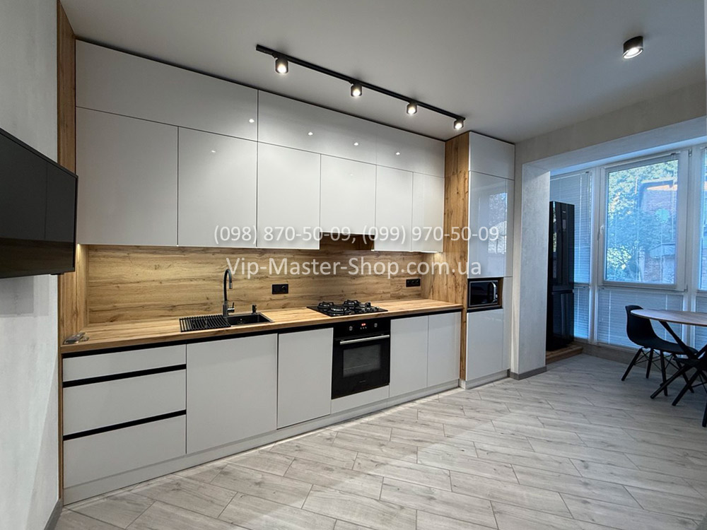 Біла Кухня на замовлення з підсвіткою робочої зони