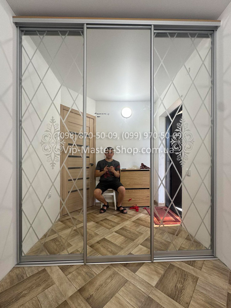 Фото Шафа-купе вбудована